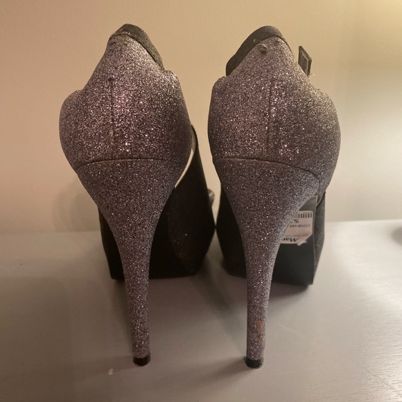 Peep toe stilettos by Guess - Picture 4 of 6